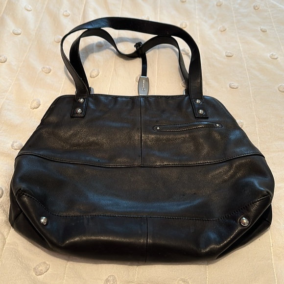 B Makowsky Leather Shoulder bag. Used Condition. See flaws in photos - Picture 3 of 10